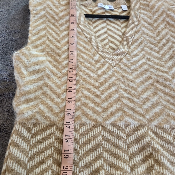 Veronica Beard | Dutton Herringbone Knit Vest - Picture 7 of 8